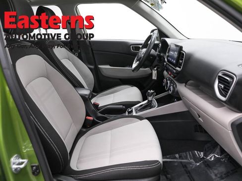 Used 2023 Hyundai Venue SEL w/ Cargo Package image 25