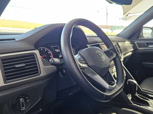 Used 2020 Volkswagen Atlas Cross Sport SE FWD image 9