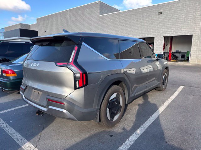 Certified 2024 Kia EV9 Light Long Range RWD image 4