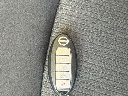 Used 2025 Nissan Altima 2.5 SV FWD image 25