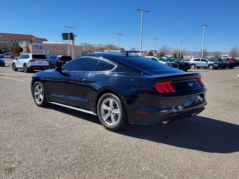 Used 2022 Ford Mustang Coupe image 3