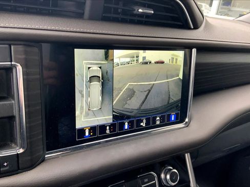 Used 2023 GMC Yukon XL Denali image 28