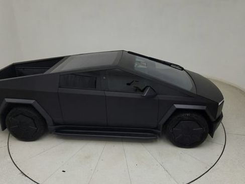 Used 2024 Tesla Cybertruck AWD Crew Cab image 28