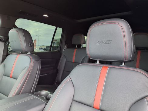 Used 2024 Chevrolet Traverse RS image 37