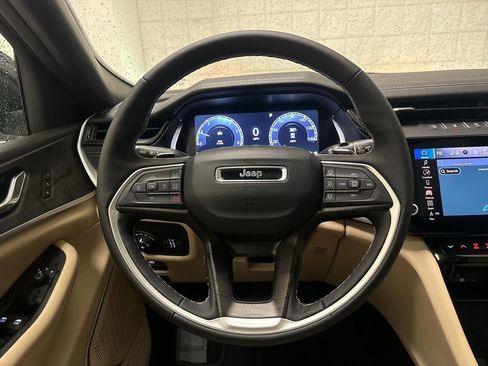 New 2026 Jeep Grand Cherokee Limited AWD/4WD image 24
