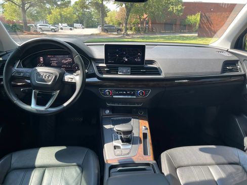 Used 2020 Audi Q5 2.0T Premium Plus w/ Premium Plus Package AWD/4WD image 16