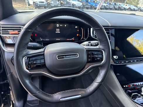 Used 2022 Jeep Grand Wagoneer Series I image 27