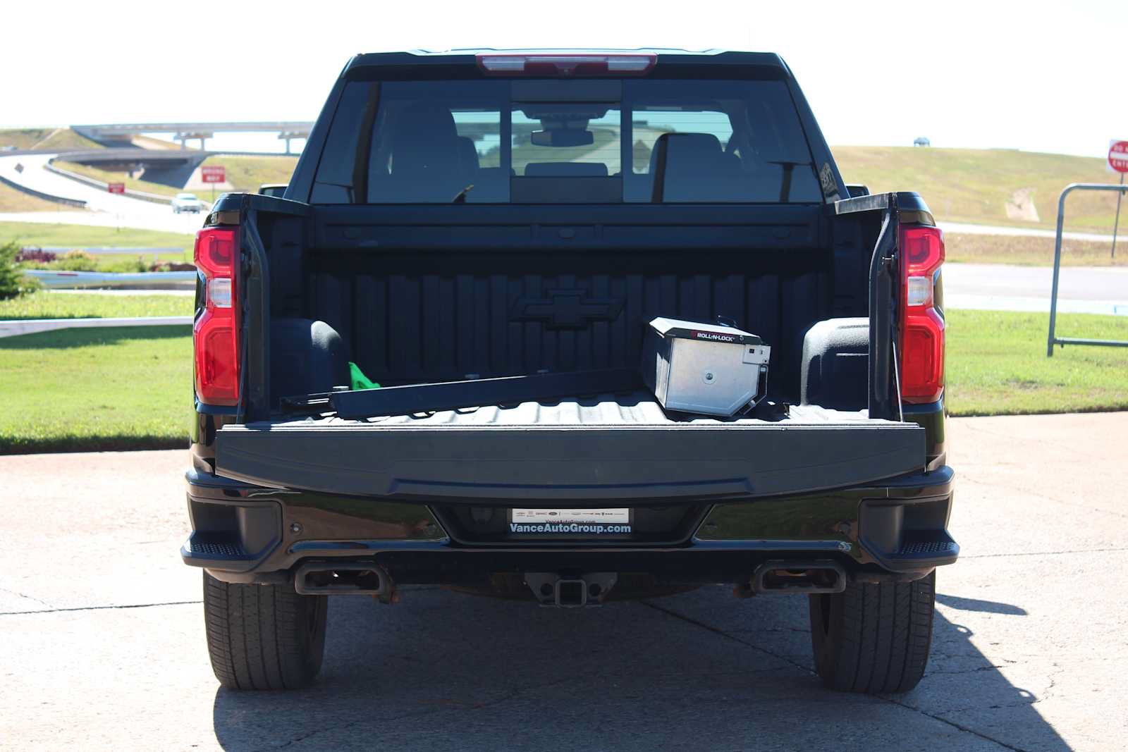 Used 2022 Chevrolet Silverado 1500 RST w/ Redline Edition AWD/4WD image 11