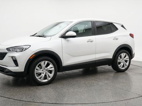 Used 2025 Buick Encore GX Preferred AWD/4WD image 3