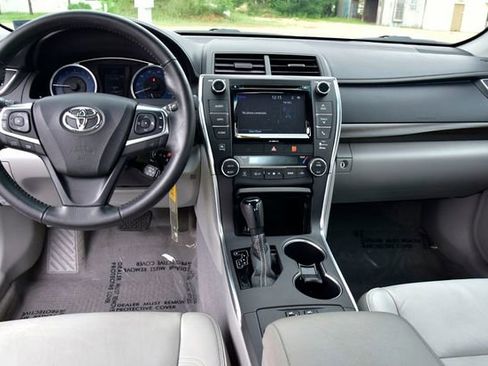 Used 2017 Toyota Camry XLE FWD image 15