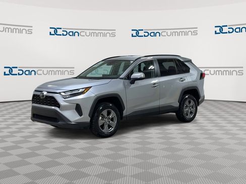 Used 2024 Toyota RAV4 XLE FWD image 5
