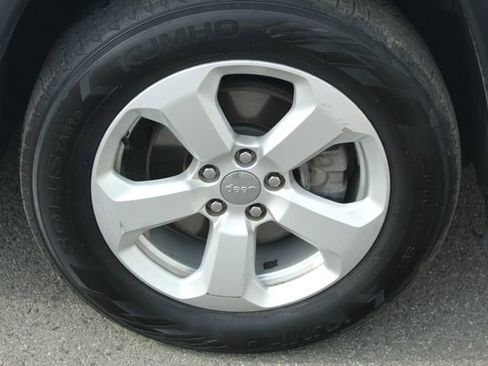 Used 2019 Jeep Compass Latitude w/ Popular Equipment Group image 9