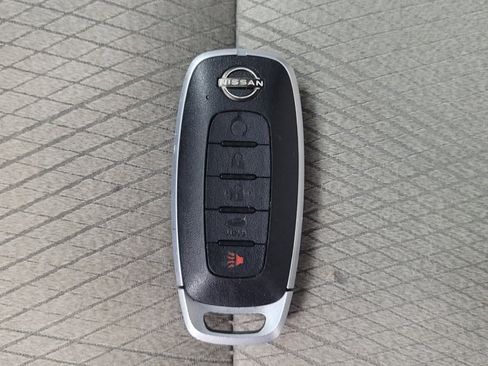 Used 2024 Nissan Rogue SV FWD image 32