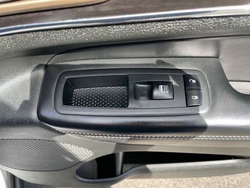 Used 2014 Jeep Grand Cherokee Limited AWD/4WD image 11