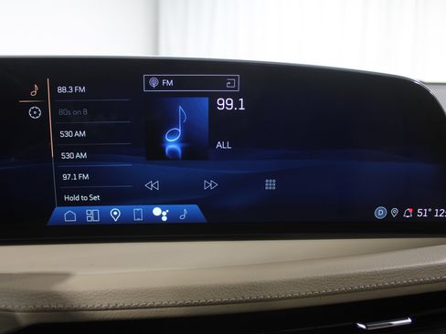 Used 2024 Cadillac XT4 Luxury w/ Cold Weather Package image 14