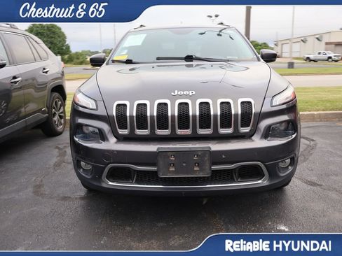 Used 2015 Jeep Cherokee Limited w/ Luxury Group AWD/4WD image 5
