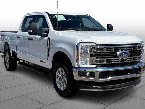Used 2024 Ford F250 XLT w/ FX4 Off-Road Package image 2