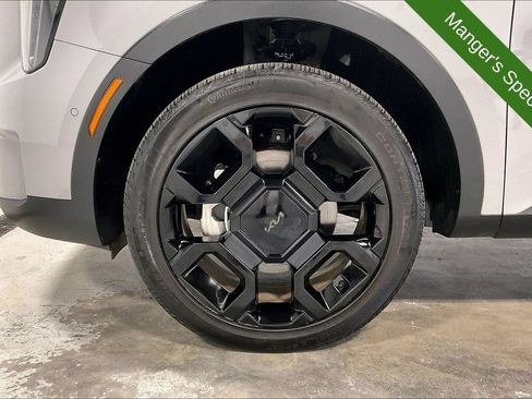 Used 2025 Kia Sorento SX AWD/4WD image 10