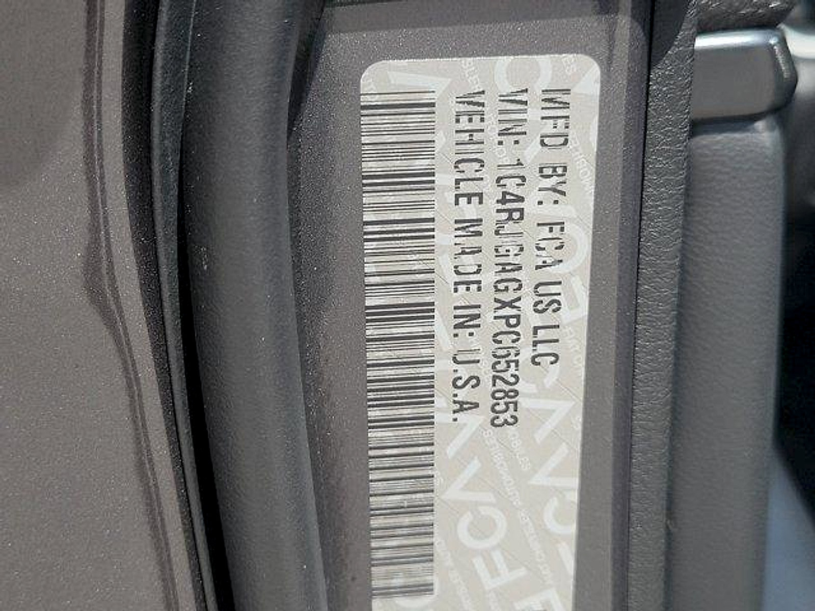 Used 2023 Jeep Grand Cherokee Altitude RWD image 34
