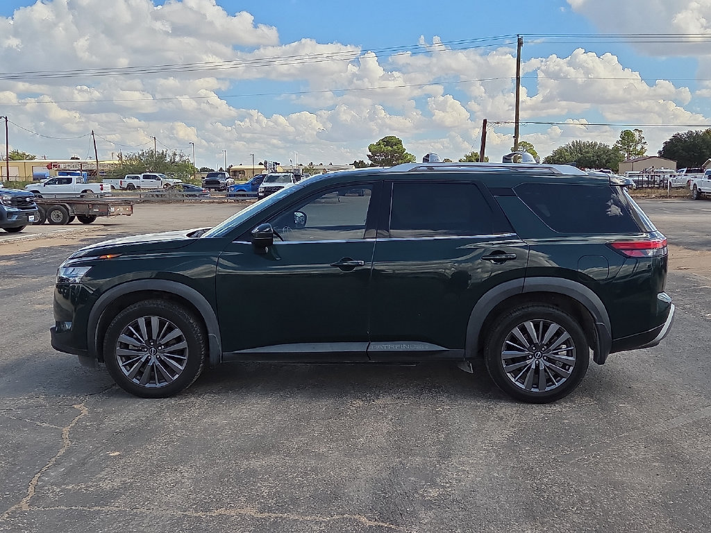 Used 2022 Nissan Pathfinder SL w/ SL Premium Package FWD image 2