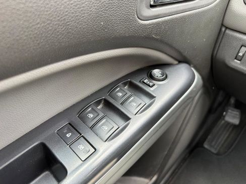 Used 2015 Chevrolet Colorado LT RWD image 16