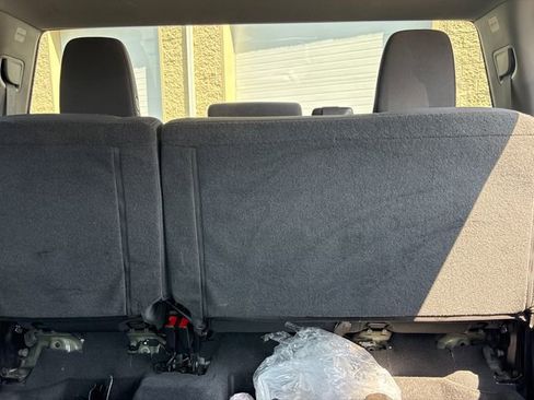 Used 2024 Chevrolet Silverado 2500 Custom image 27