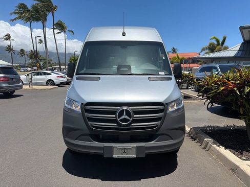 Used 2025 Mercedes-Benz Sprinter 2500 image 8