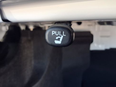 Certified 2025 Toyota Camry SE FWD image 25