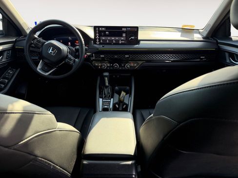 Used 2025 Honda Accord Touring image 10