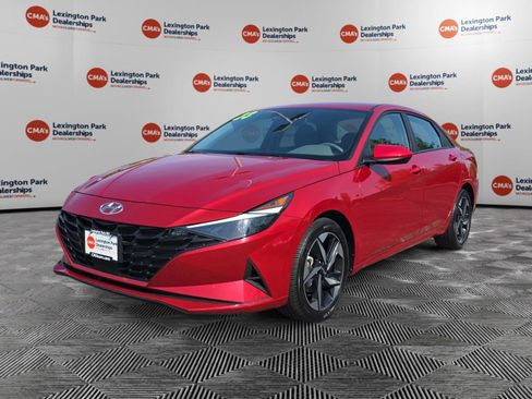 Certified 2023 Hyundai Elantra SEL w/ Convenience Package FWD image 3
