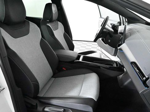 Certified 2023 Volkswagen ID.4 Pro RWD image 11