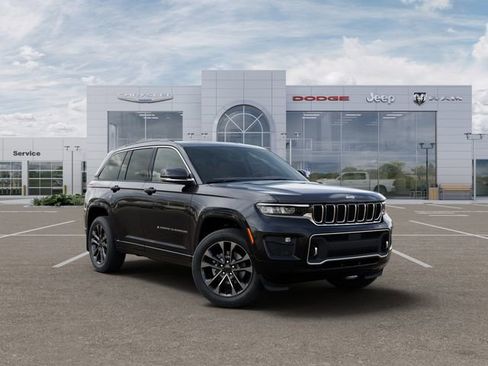 New 2025 Jeep Grand Cherokee Overland w/ Trailer Tow Package AWD/4WD image 5