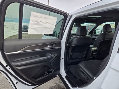 New 2026 Jeep Grand Cherokee L 4WD image 25