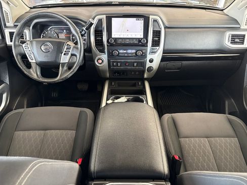 Used 2021 Nissan Titan SV w/ SV Convenience Package RWD image 15
