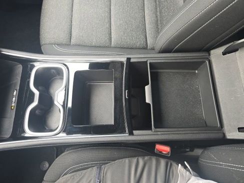 Used 2025 Chevrolet Traverse LT image 23