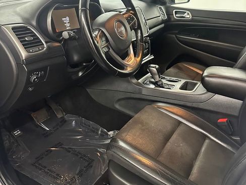 Used 2020 Jeep Grand Cherokee Altitude AWD/4WD image 10