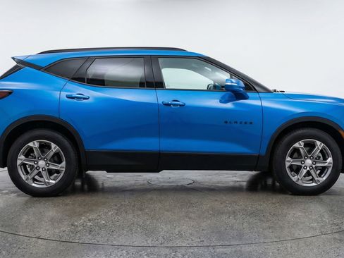 Used 2025 Chevrolet Blazer LT image 11