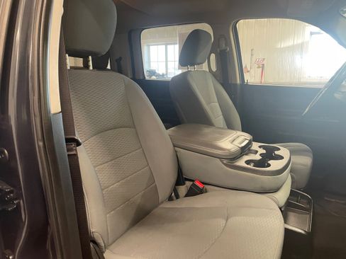 Used 2014 RAM 1500 Express AWD/4WD image 32