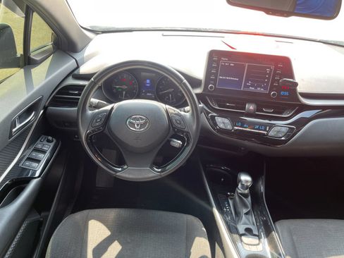 Used 2019 Toyota C-HR XLE FWD image 15