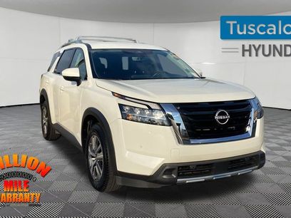 Used 2023 Nissan Pathfinder SL