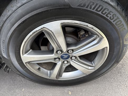Used 2019 Ford Edge SEL w/ Equipment Group 201A FWD image 11