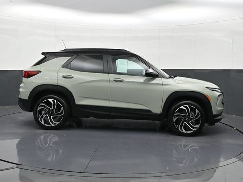 Used 2024 Chevrolet TrailBlazer RS w/ Driver Confidence Package AWD/4WD image 6