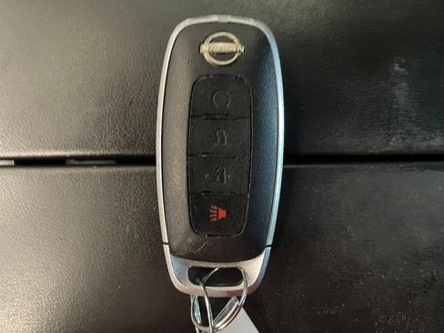 Certified 2023 Nissan Rogue SV FWD image 18