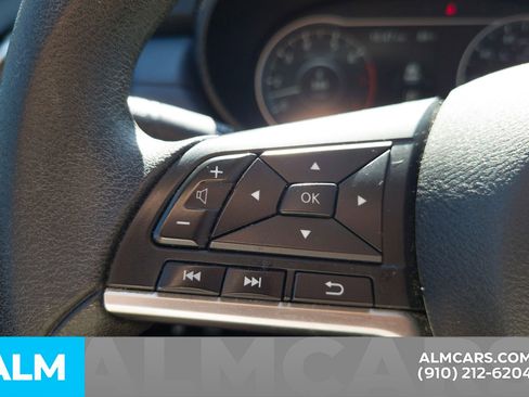 Used 2023 Nissan Versa SV image 12