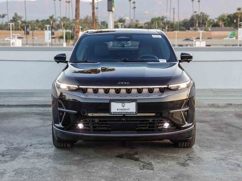 New 2025 Jeep Wagoneer S Launch Edition image 3