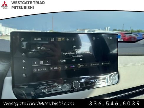 New 2025 Mitsubishi Outlander SE image 13