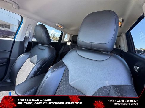 Used 2021 Jeep Compass Latitude FWD image 9