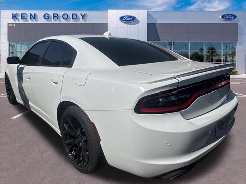 Used 2015 Dodge Charger R/T w/ Plus Group RWD image 4