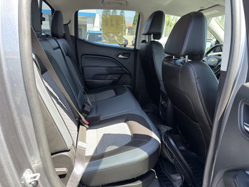 Used 2020 Chevrolet Colorado Z71 AWD/4WD image 12