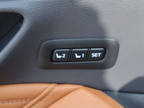 Used 2022 Toyota Avalon Limited w/ Advanced Safety Package FWD image 25